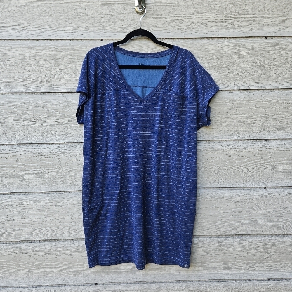 title nine v neck t-shirt dress blue with light stripes large